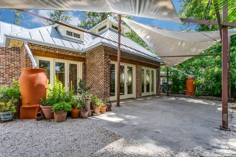 218 WASHINGTON A San Antonio TX 78204