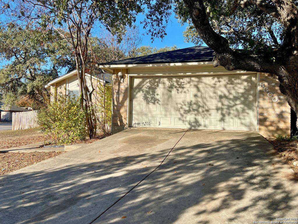 Photo of 8600 WOOD WIND, San Antonio, TX 78251 (MLS # 1929536)