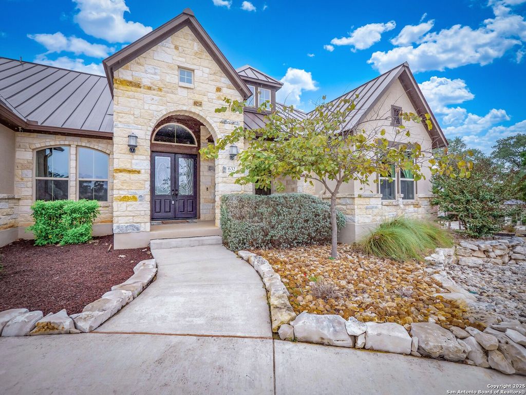 Photo of 632 Carson Ridge, New Braunfels, TX 78132 (MLS # 1926747)