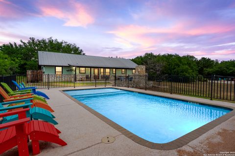 108 Mountain Laurel ConCan TX 78838