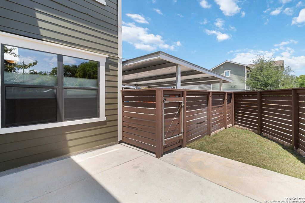 Photo of 631 BURLESON, San Antonio, TX 78202 (MLS # 1940918)