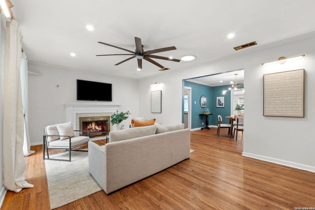 Photo of 454 Paseo Encinal, Olmos Park, TX 78212 (MLS # 1942282)