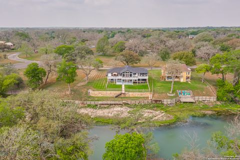 46 E Hampton Seguin TX 78155