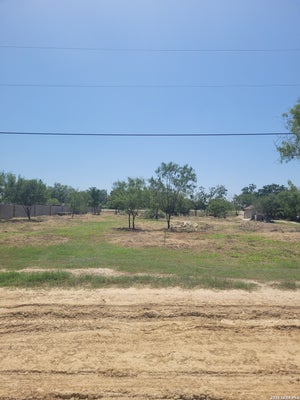 754 COUNTY ROAD 6843, LYTLE, TX 78052 - Image 2eb7fb0a404d65f8a4f62a8e416b7d67/1420746865