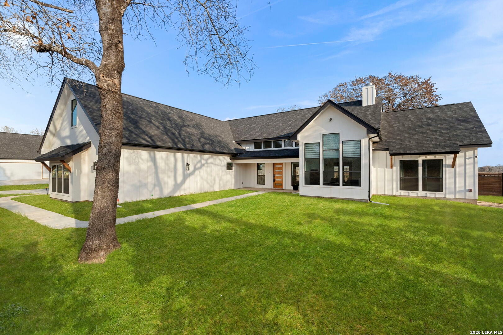 200 OAK FIELDS DR