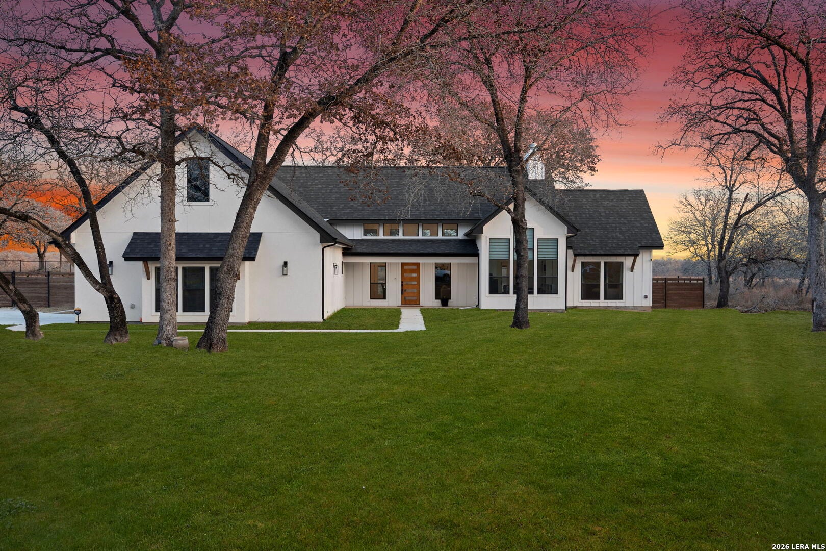 200 OAK FIELDS DR
