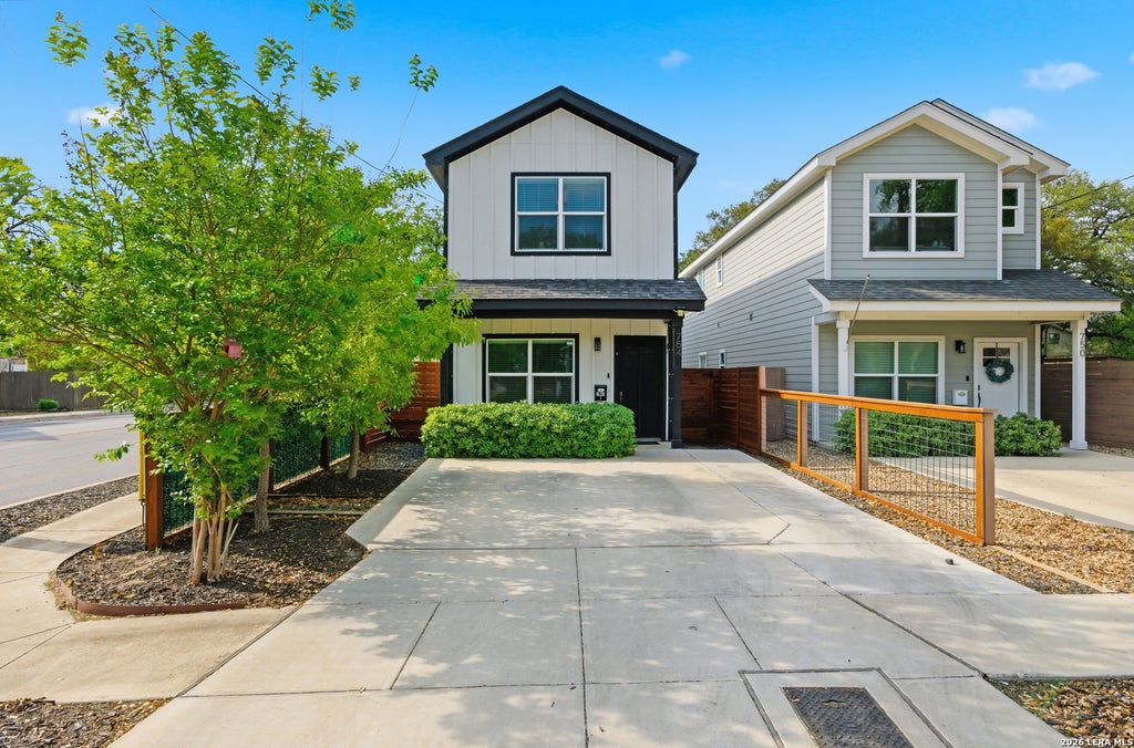 Photo of 754 Delmar St, San Antonio, TX 78210 (MLS # 1955363)