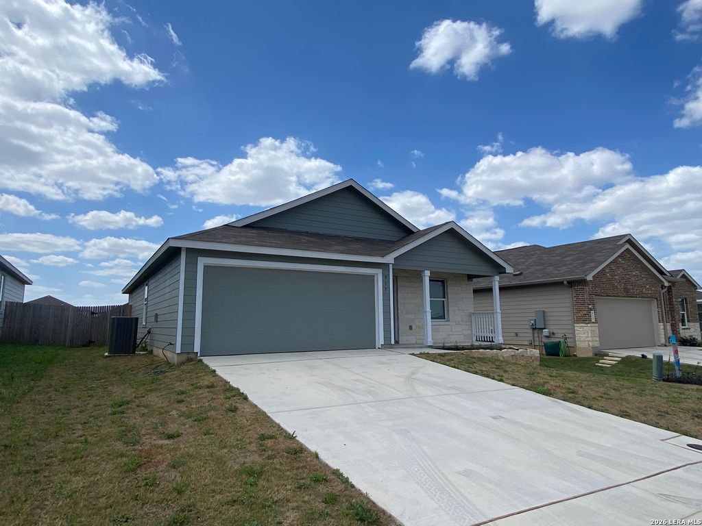 Photo of 917 Riviera, Seguin, TX 78155 (MLS # 1953351)