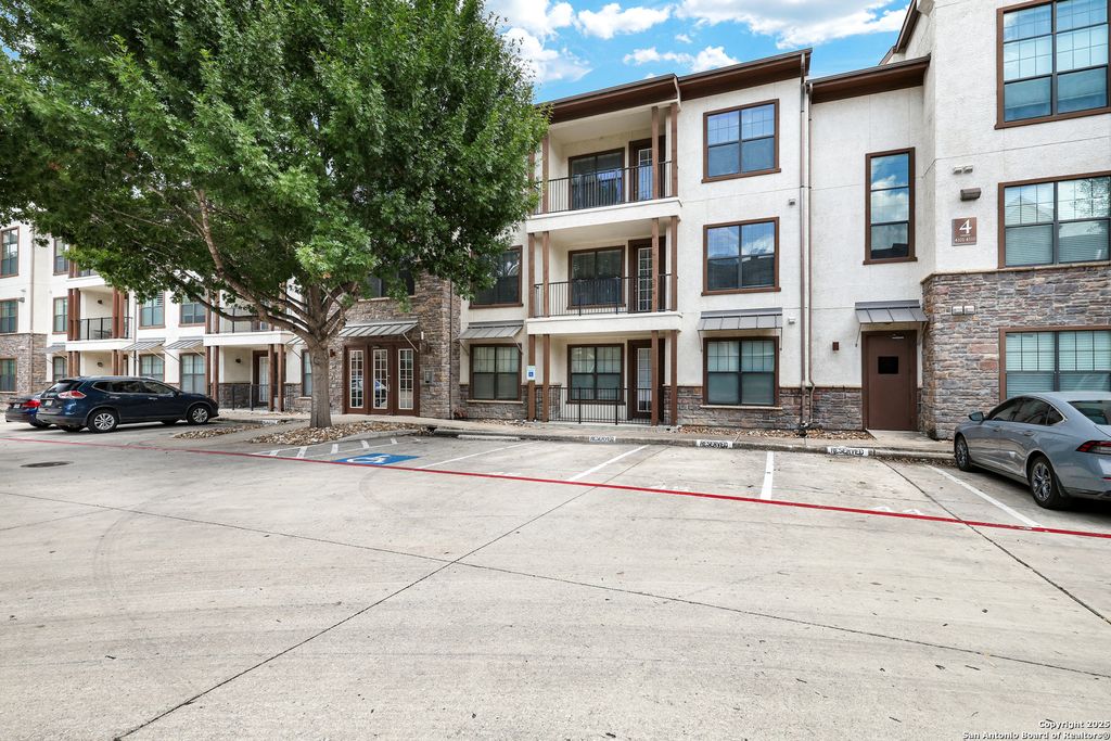 Photo of 7342 Oak Manor 4107 #4107, San Antonio, TX 78229 (MLS # 1919743)
