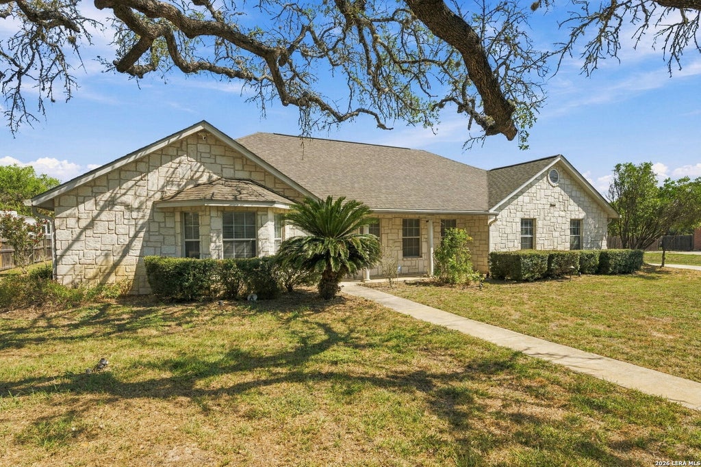 Photo of 1630 Parkview, Pleasanton, TX 78064 (MLS # 2016392)
