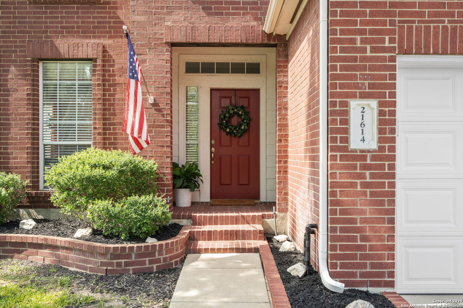 21614 Rio Comal