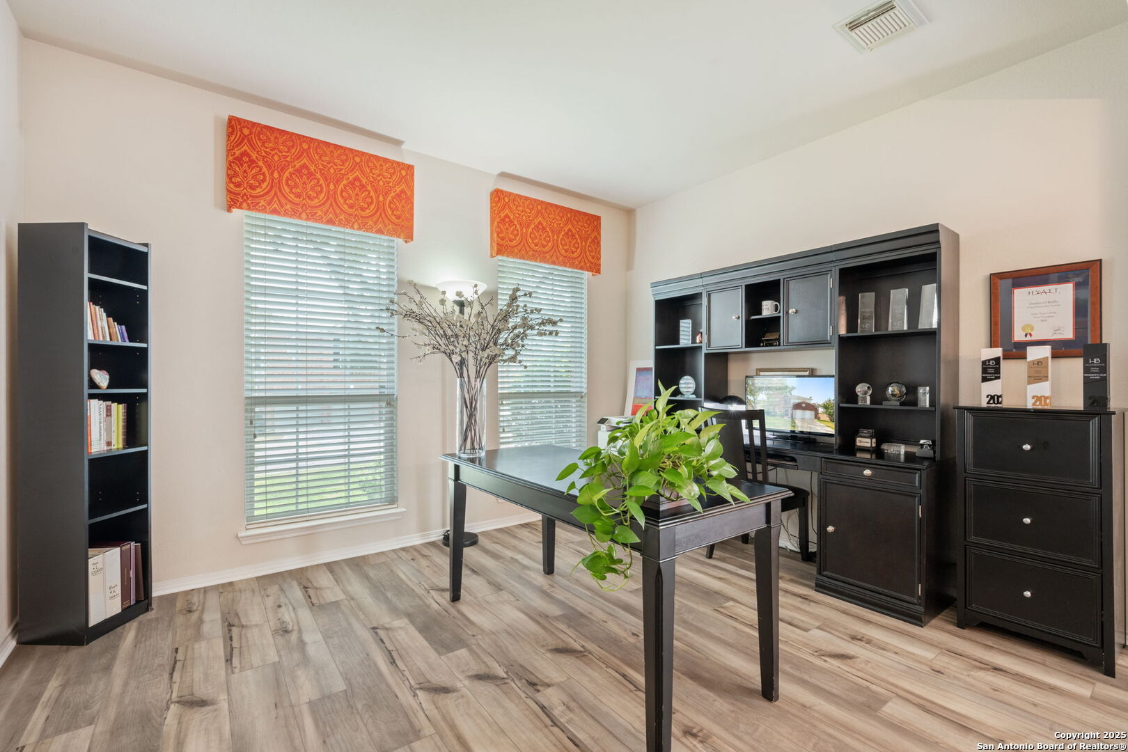 21614 Rio Comal