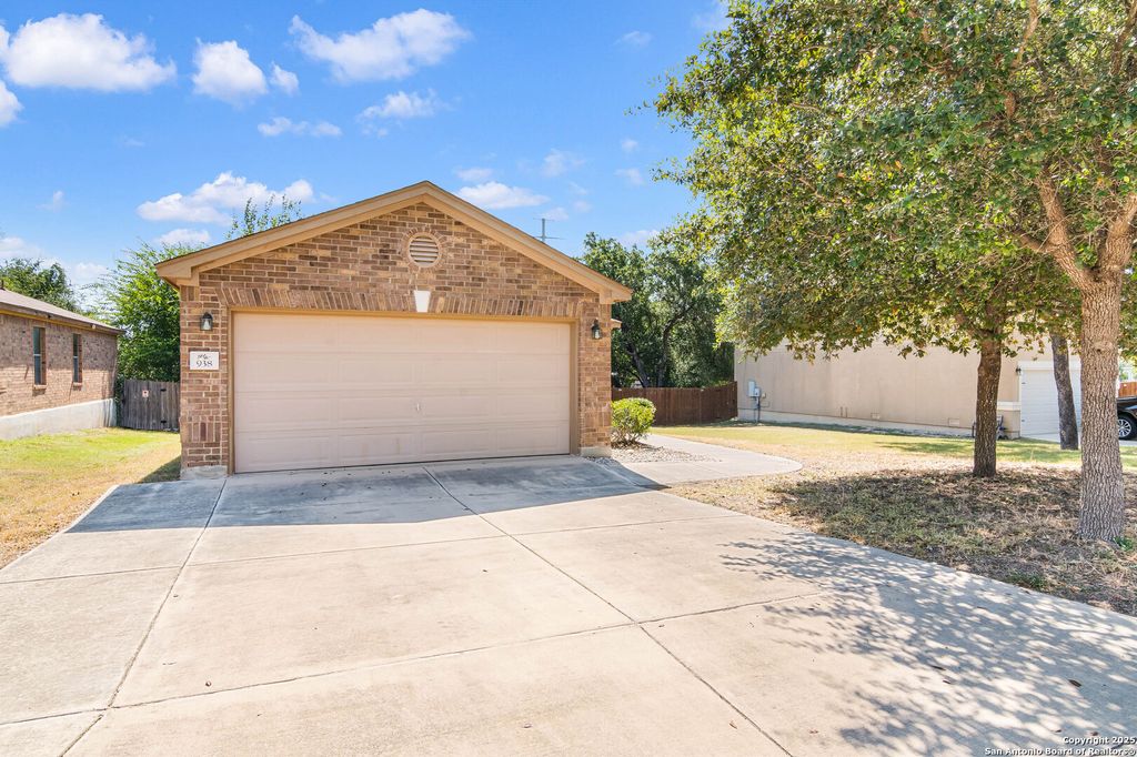 Photo of 938 Spello Circle, San Antonio, TX 78253 (MLS # 1892630)