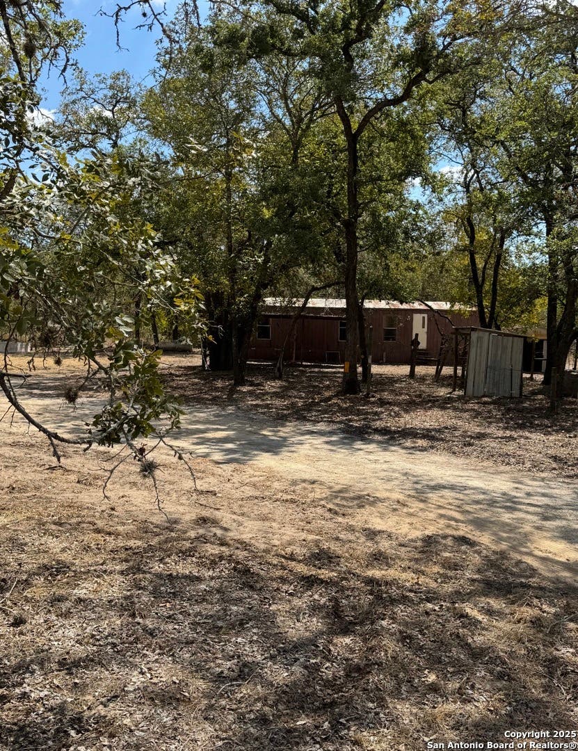 Photo of 173 Oak View, La Vernia, TX 78121 (MLS # 1912436)