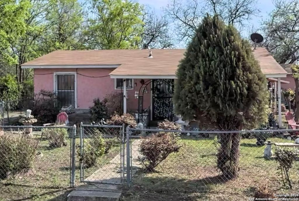 Photo of 1338 Merida, San Antonio, TX 78207 (MLS # 1934507)