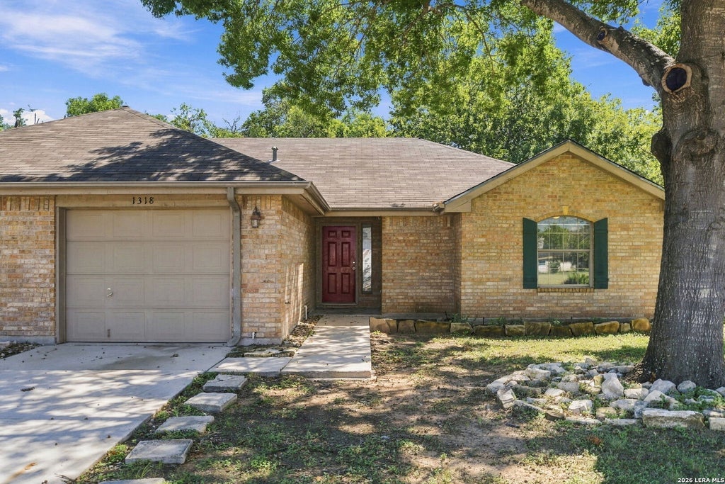 Photo of 1318 SUMMERWOOD DR, New Braunfels, TX 78130 (MLS # 2022922)