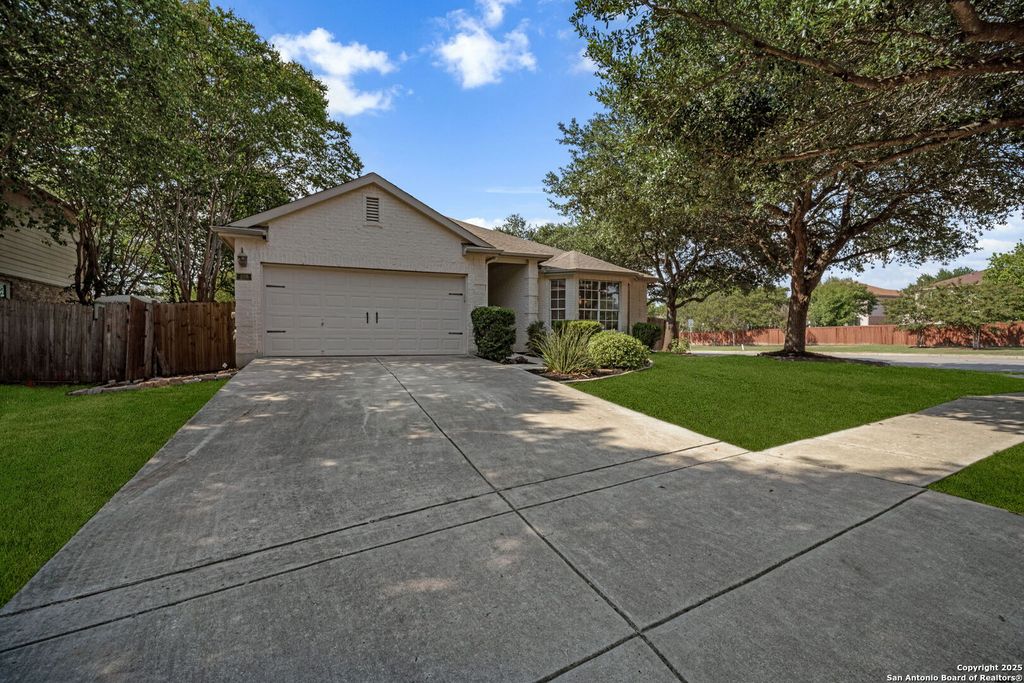 Photo of 108 Blue Vista, Cibolo, TX 78108 (MLS # 1894506)