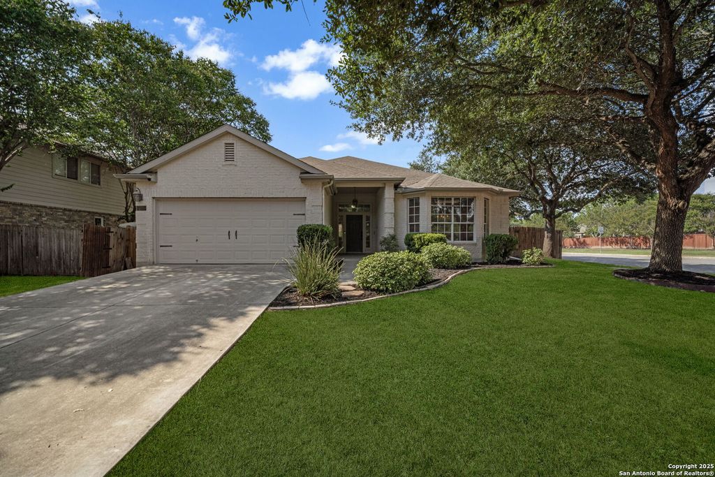 Photo of 108 Blue Vista, Cibolo, TX 78108 (MLS # 1894506)