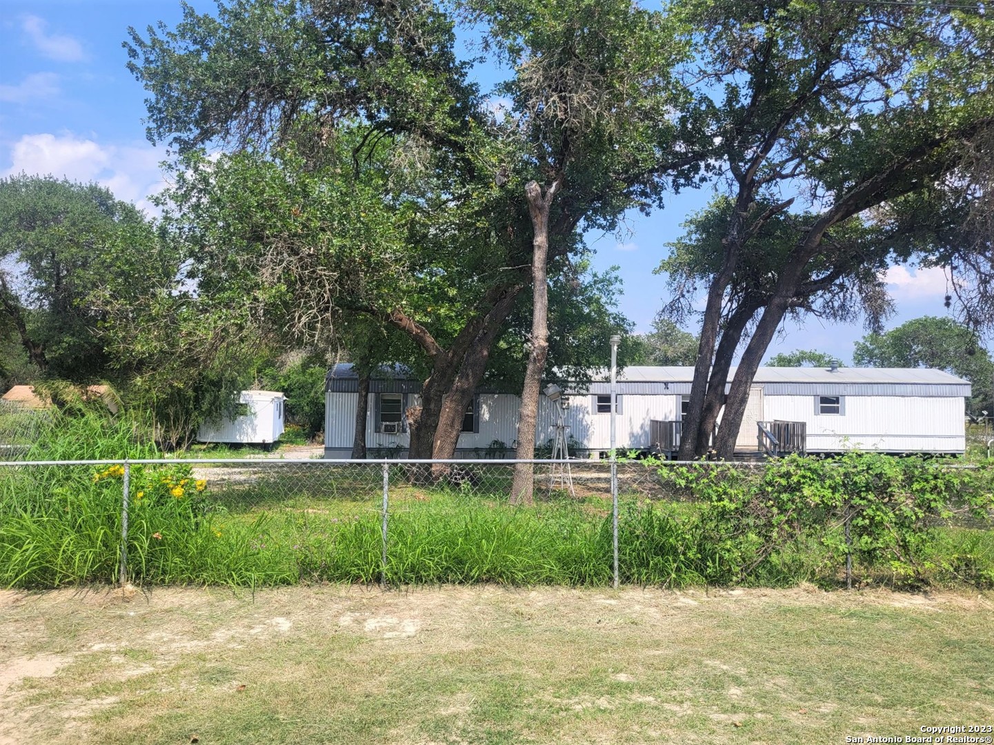 View Lytle, TX 78052 mobile home