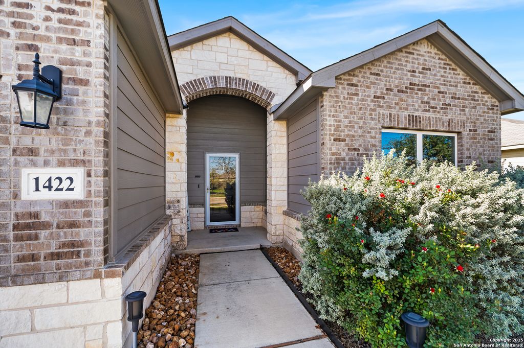 Photo of 1422 Tupelo, New Braunfels, TX 78130 (MLS # 1926618)