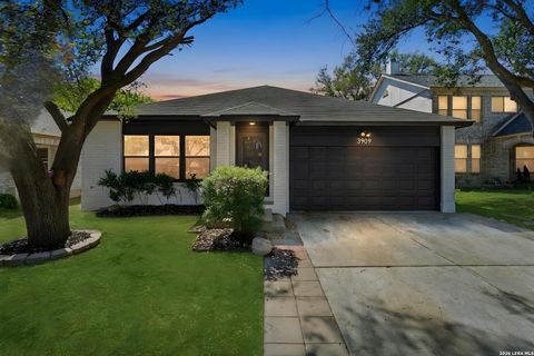 Photo of 3909 Davenport, Schertz, TX 78154 (MLS # 1950079)