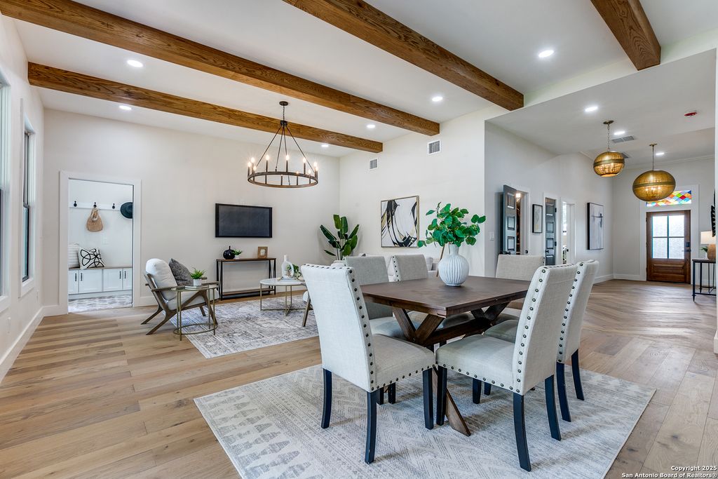 Photo of 205 E Rische, San Antonio, TX 78204 (MLS # 1914751)