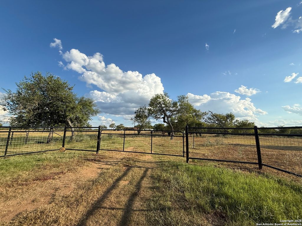Photo of 421 Zion Hill, Seguin, TX 78155 (MLS # 1891824)