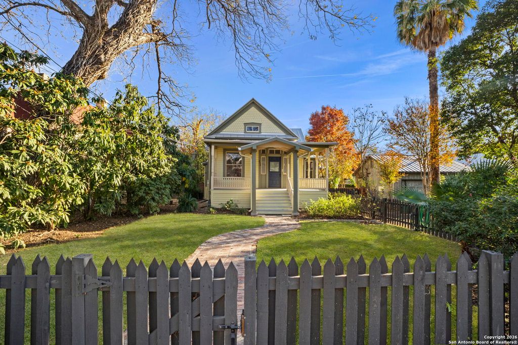 Photo of 312 Pereida, San Antonio, TX 78210 (MLS # 1918060)