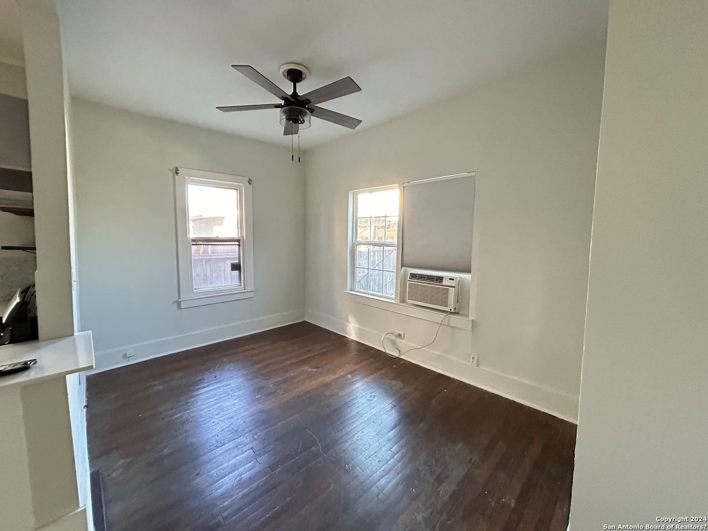 407 E LOCUST ST 3