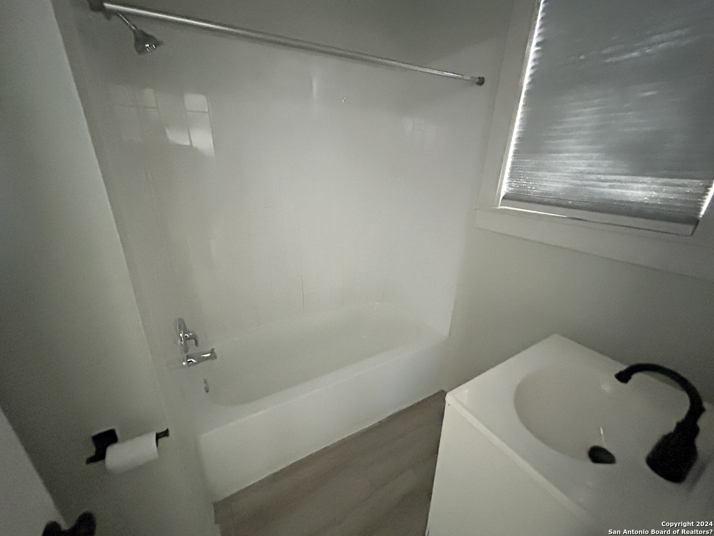 407 E LOCUST ST 3