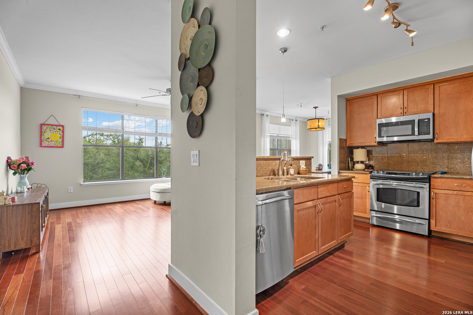 7342 Oak Manor 3208