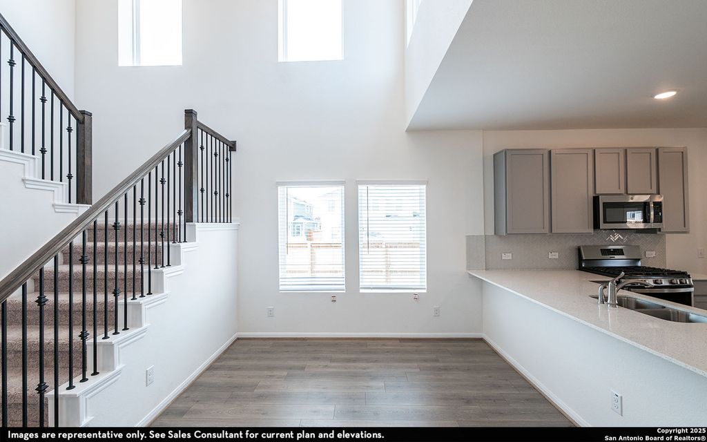 Photo of 312 Ivy Road, Seguin, TX 78155 (MLS # 1890856)