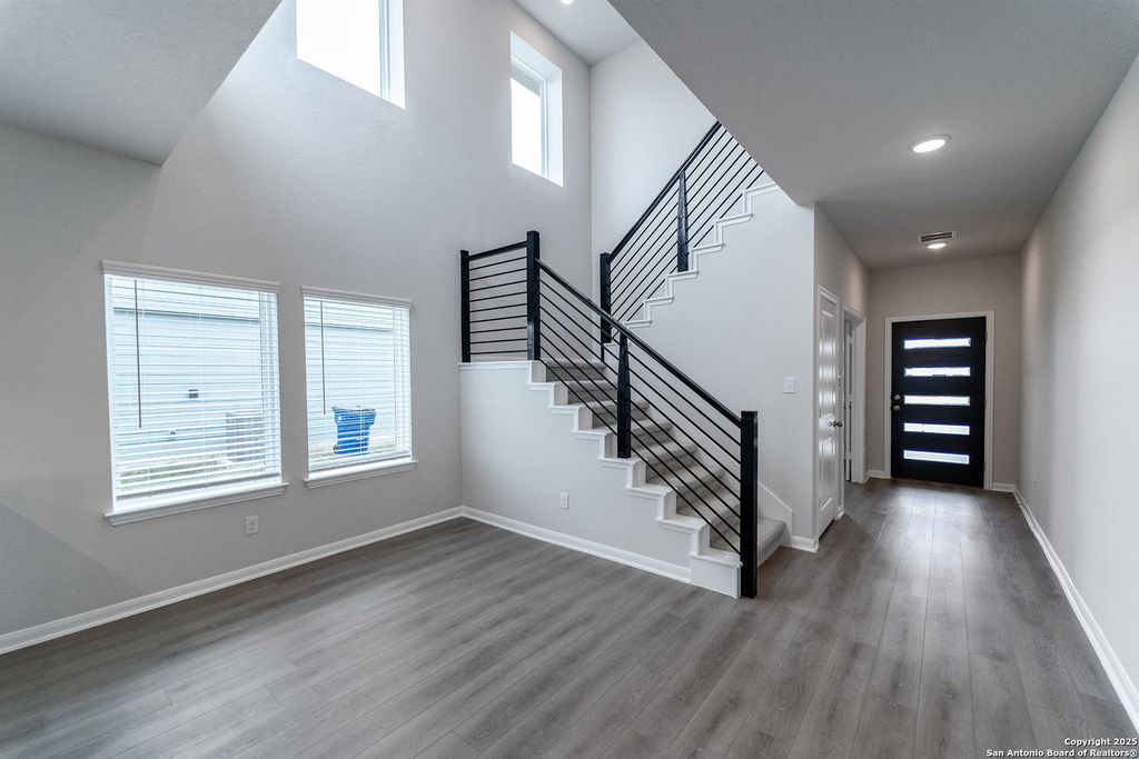 Photo of 312 Ivy Road, Seguin, TX 78155 (MLS # 1890856)