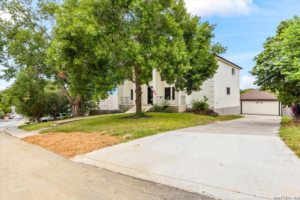 Photo of 7738 OAKHILL PARK DR, San Antonio, TX 78249 (MLS # 2009207)