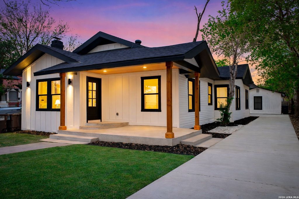 Photo of 931 E Highland Blvd, San Antonio, TX 78210 (MLS # 1953706)