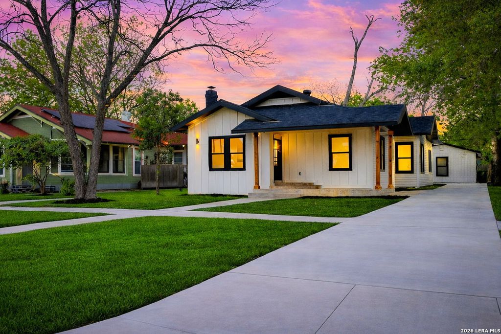 Photo of 931 E Highland Blvd, San Antonio, TX 78210 (MLS # 1953706)