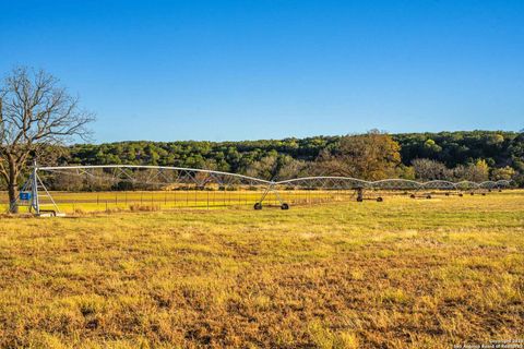 260 Lazy Valley Rd Comfort TX 78013