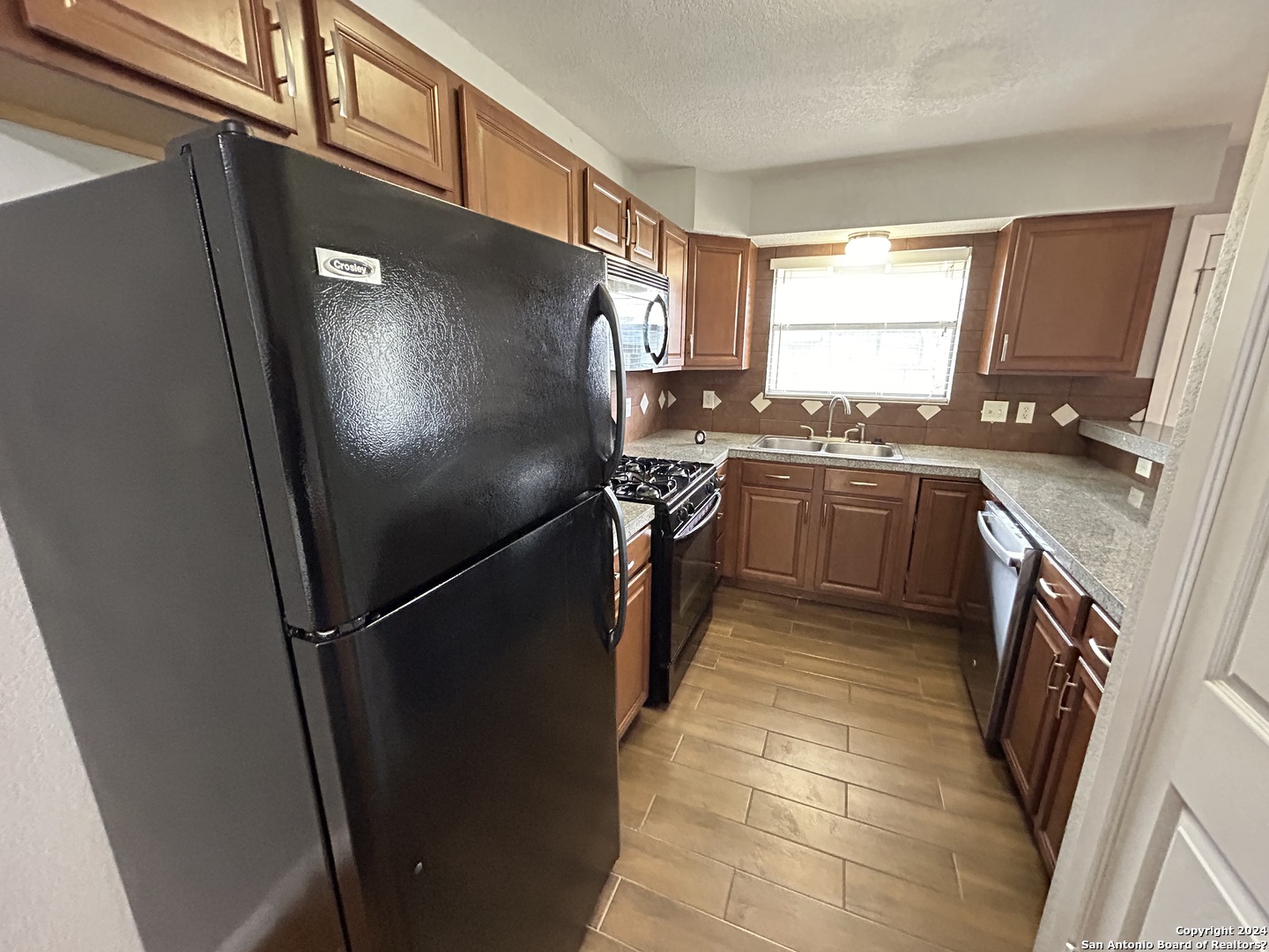 211 NATALEN AVE 211
