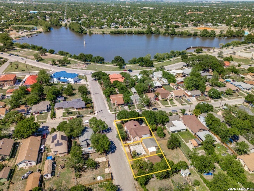 Photo of 1246 Waverly, San Antonio, TX 78201 (MLS # 1917590)