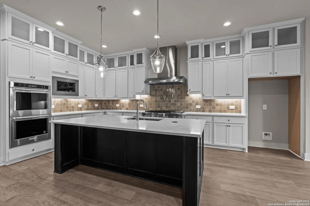 Photo of 127 Alonzo, Boerne, TX 78006 (MLS # 1911316)