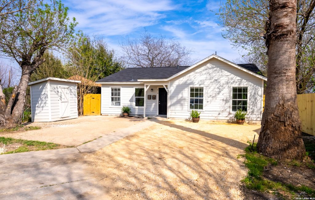 Photo of 818 Hampton, San Antonio, TX 78220 (MLS # 1950130)