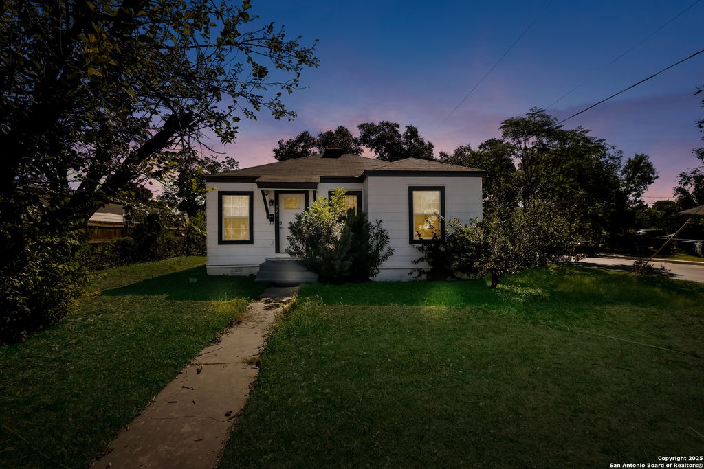Photo of 902 fair, San Antonio, TX 78223 (MLS # 1921431)