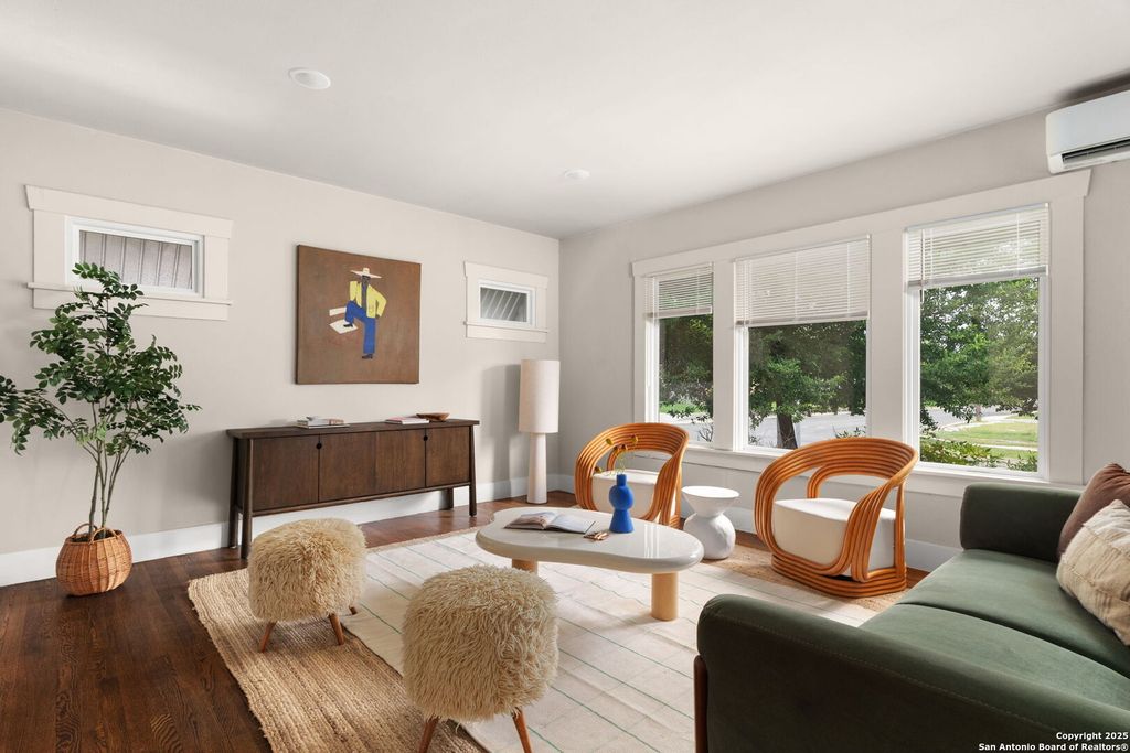 Photo of 502 Courtland, San Antonio, TX 78212 (MLS # 1907834)