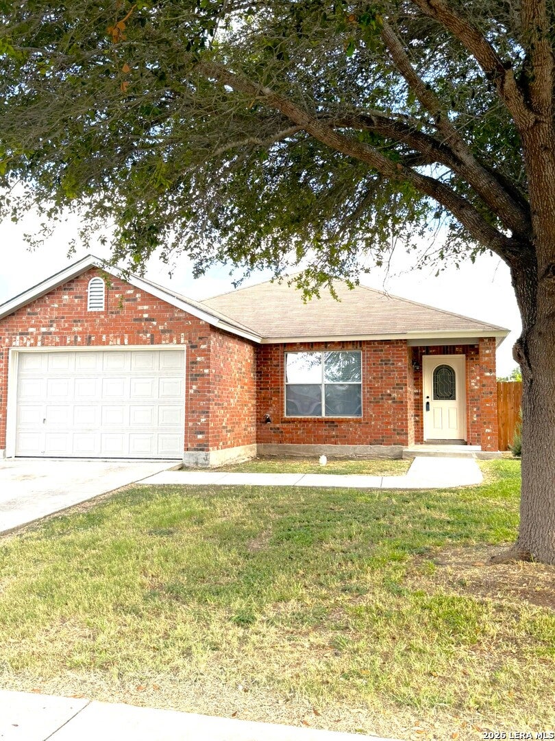 Photo of 608 ROOSEVELT DR, Seguin, TX 78155 (MLS # 2008113)