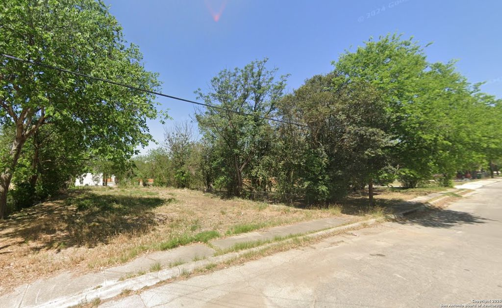 Photo of 139 Anderson, San Antonio, TX 78203 (MLS # 1844286)