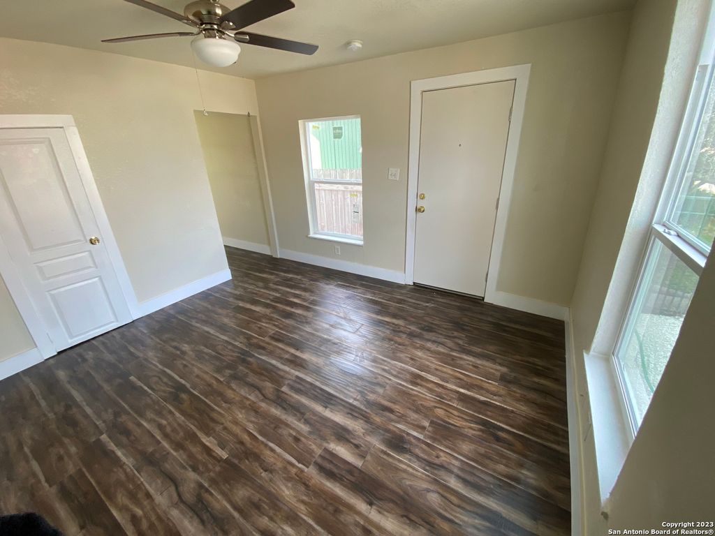 Photo of 826 SCHLEY AVE, San Antonio, TX 78210 (MLS # 1942095)