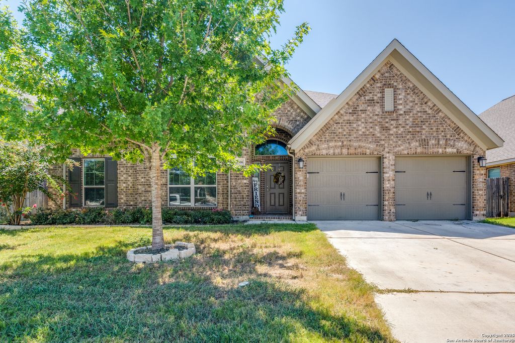 Photo of 2916 Glen View, Seguin, TX 78155 (MLS # 1887575)