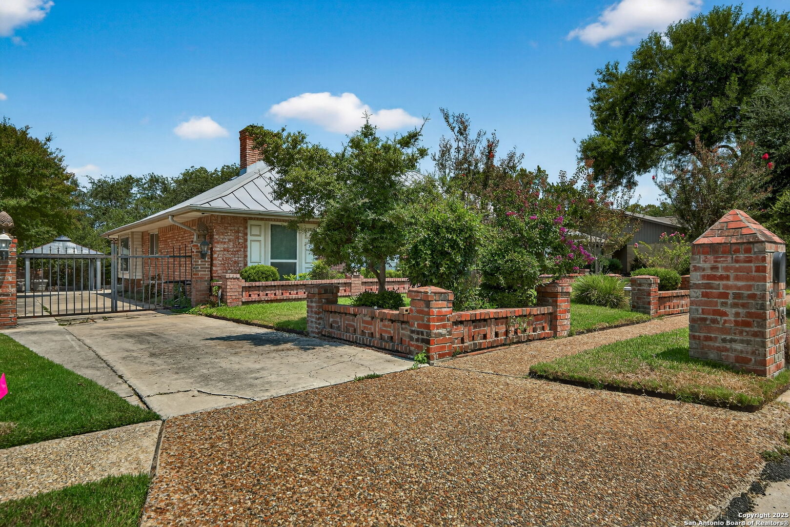 3413 Foxbriar