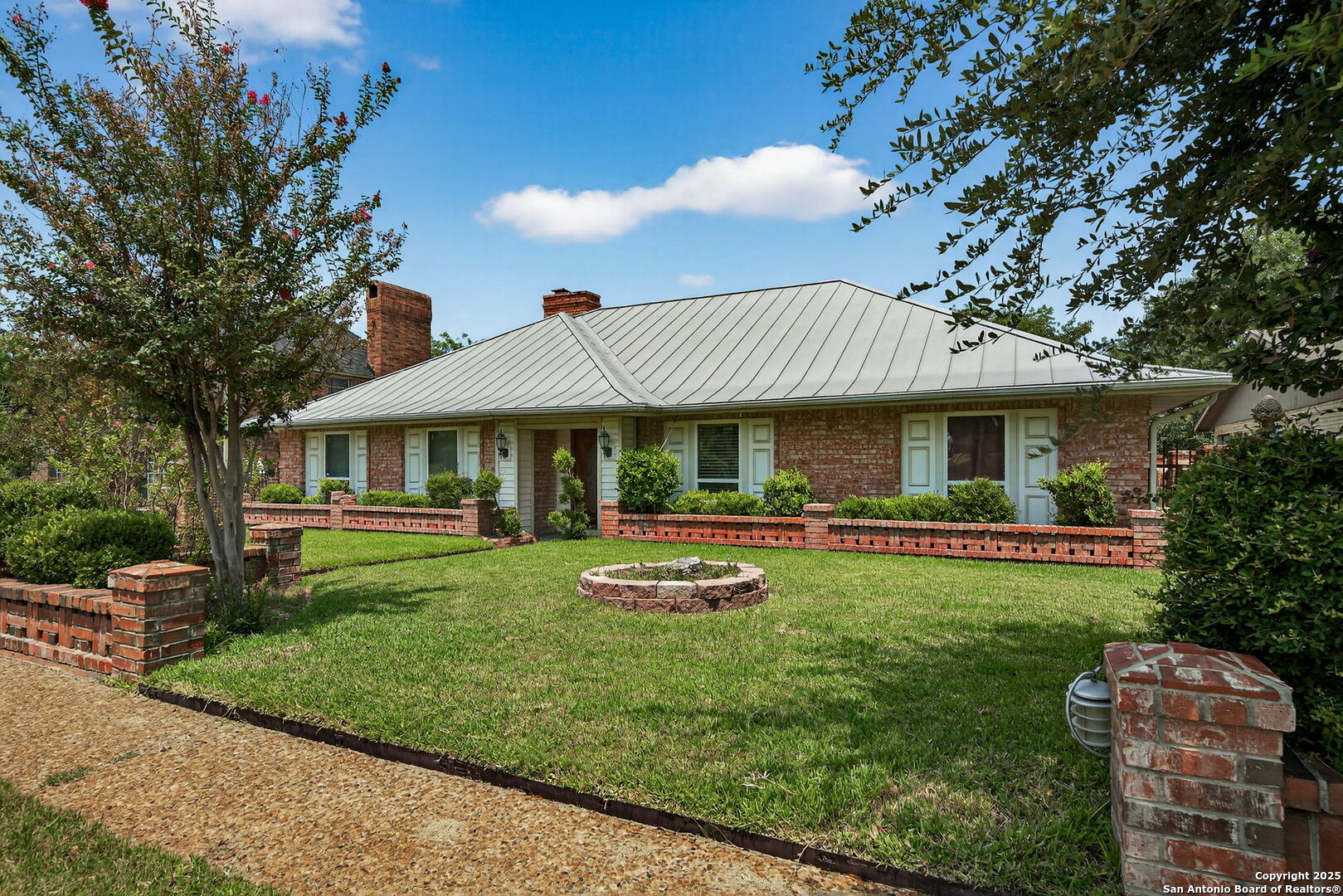 3413 Foxbriar