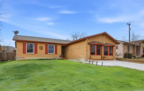 7438 Coers Blvd Converse TX 78109